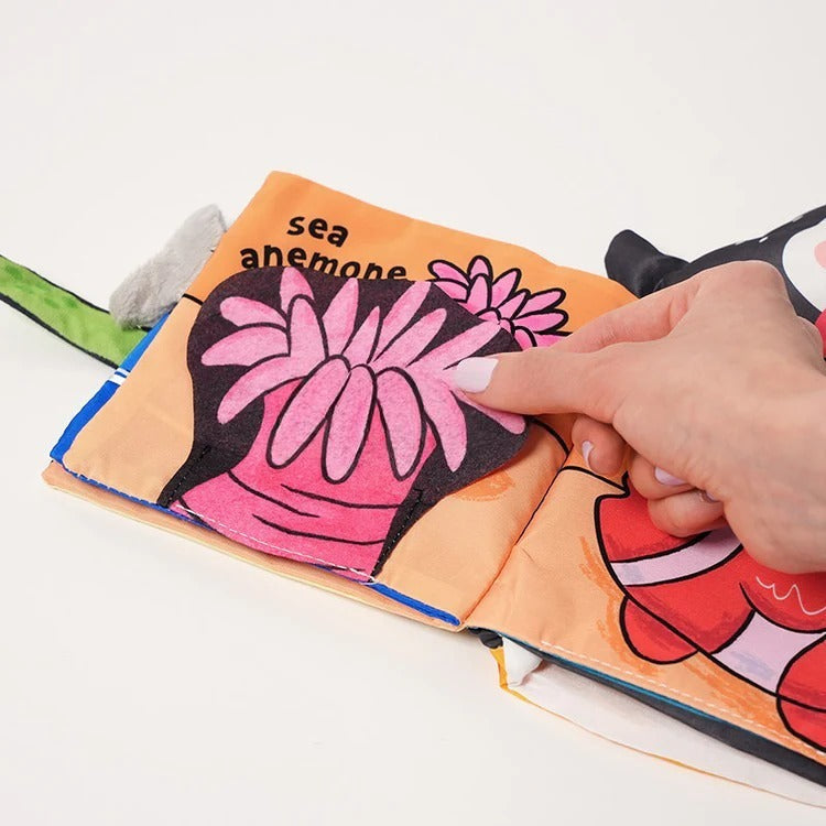 Montessori Baby Fabric Book L'atelier Montessori