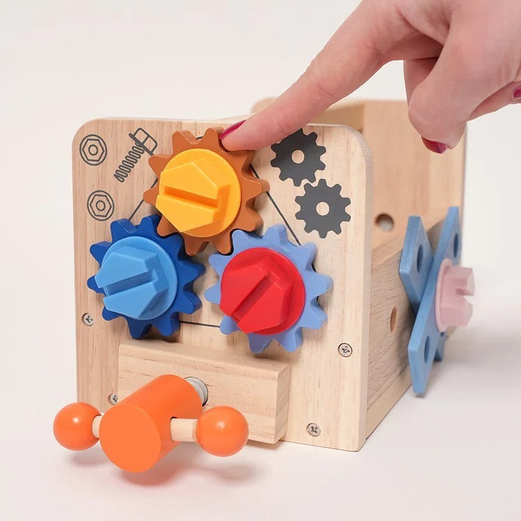 Montessori Wooden Workshop L'atelier Montessori